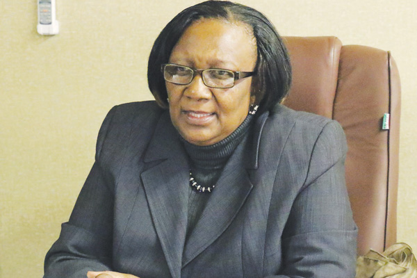 I can’t dare Mugabe – Mupfumira