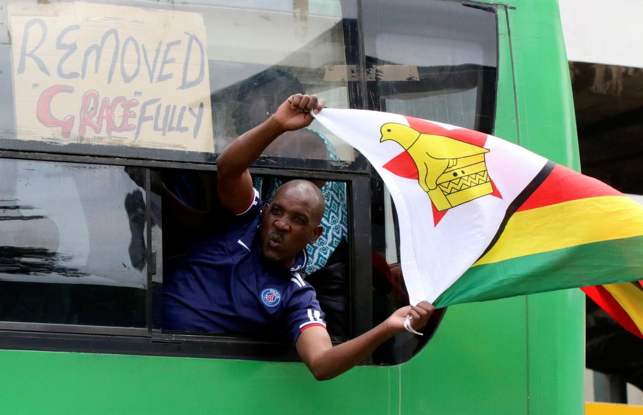 Zimbabwe’s ruling party expels Mugabe – war vets head Zimbabwe’s ruling party expels Mugabe – war vets head