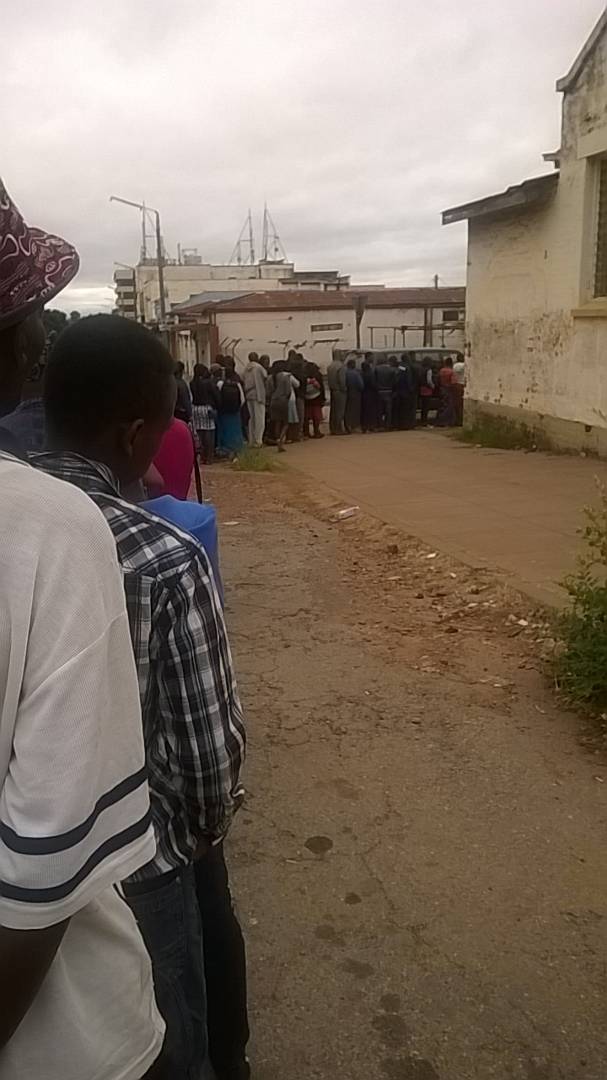 Long queue at Kwekwe ZEC offices