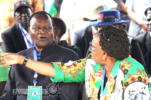 Cdes Josiah Hungwe and Prisca Mupfumira