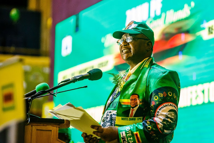 Dire drugs shortage in Zimbabwe leaves two top state officials seeking treatment in SA Dire drugs shortage in Zimbabwe leaves two top state officials seeking treatment in SA