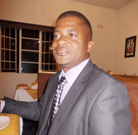 Robert-mandeya-A7-1.gif