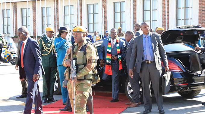 JUST IN: ED arrives in Maputo