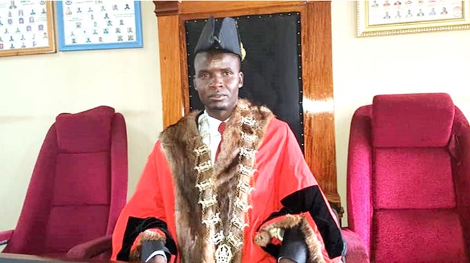 Chitungwiza mayor arrested