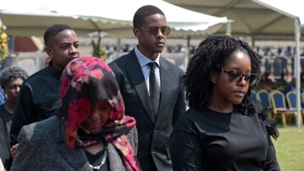 Members of the Mugabe family prepare to view the body of the late Zimbabwean president on September 13 in Harare