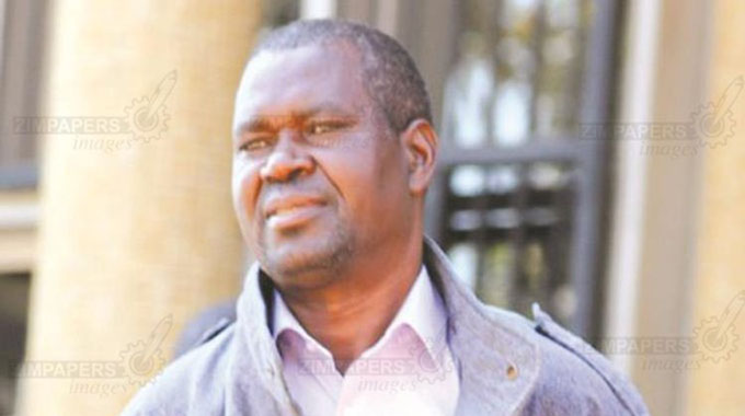 Ex-State House director’s trial fails to kick off