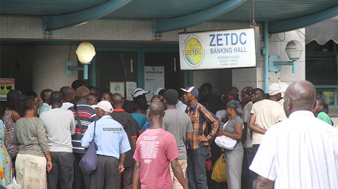 JUST IN: Chaos reigns at Zesa’s Wynne Street