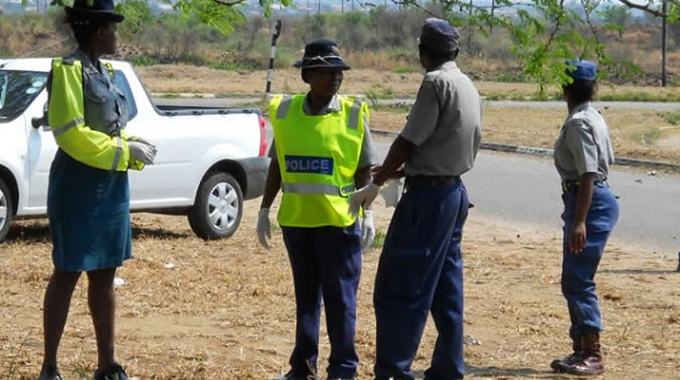 Police must control traffic at dysfunctional robot intersections