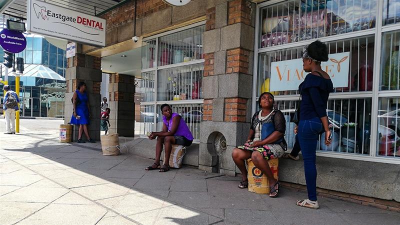 Zimbabwe is on lockdown, but money-changers are still busy