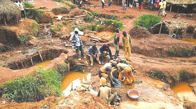 JUST IN: Female gold panner dies in shaft…neighbour survives miraculously