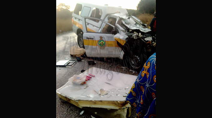 Driver, nurse, patients die in ambulance accident