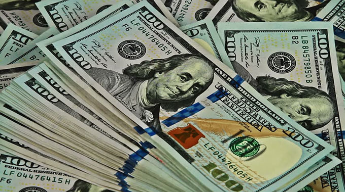 Robbers get away with US$21k