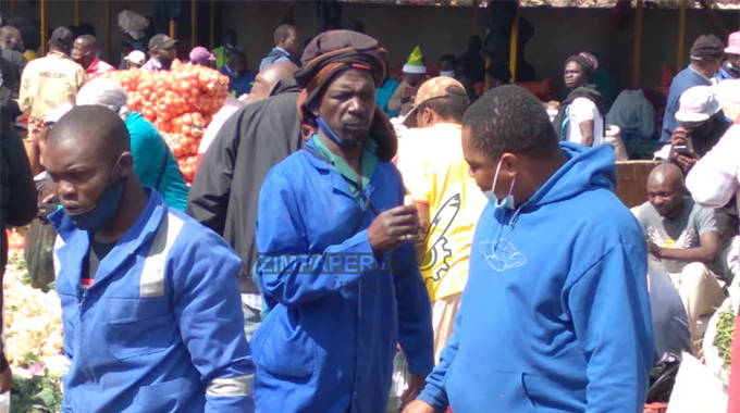 Mbare Musika traders defy Covid-19 regulations