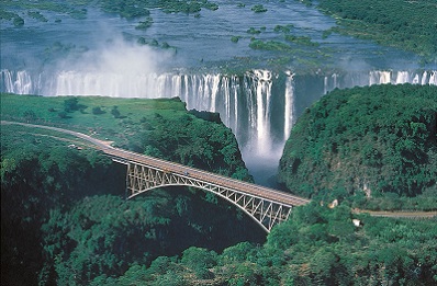 Victoria-Fallss-Zambezi-River-border-Zambia-Zimbabwe.jpg