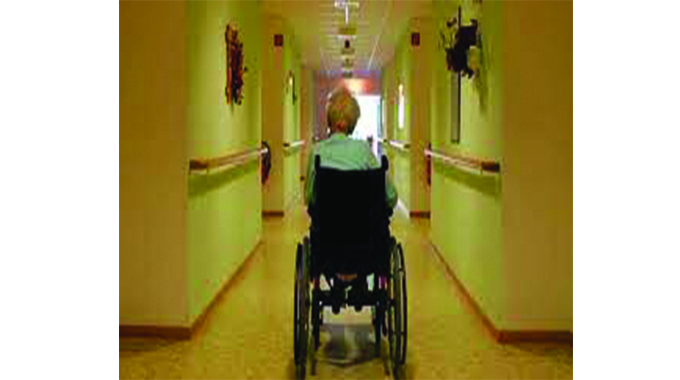 Workers resign at old people’s home