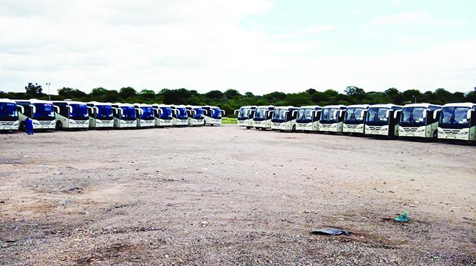 115 more buses arrive at border