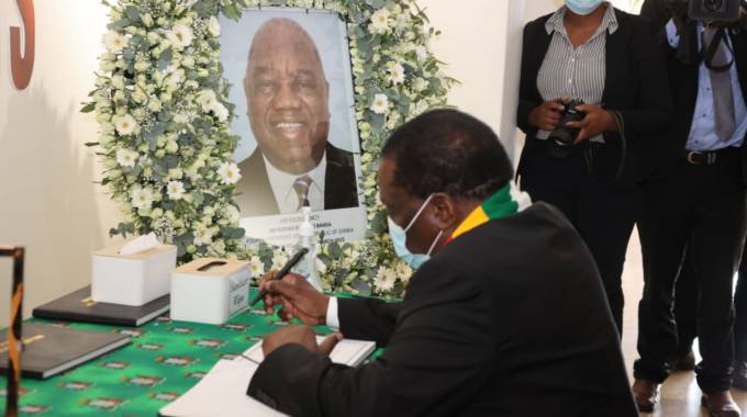 President Mnangagwa salutes former Zambian President Banda at state funeral