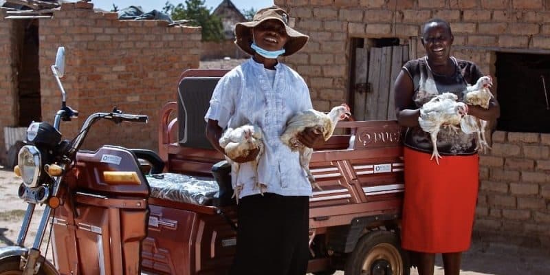 ZIMBABWE: EU equips 88 rural women with solar-powered tricycles in Dombosha© Mobility for Africa ZIMBABWE: EU equips 88 rural women with solar-powered tricycles in Dombosha© Mobility for Africa