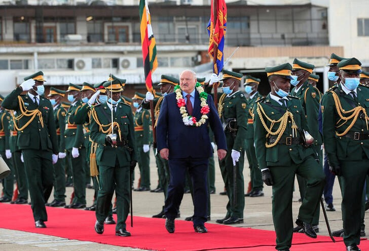 Belarus President Lukashenko visits Zimbabwe
