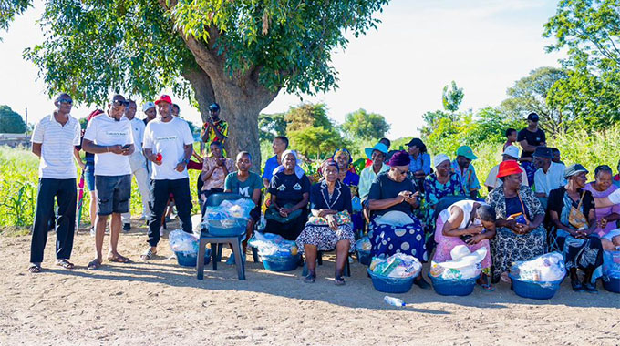 Entertainment promoter donates to the elderly