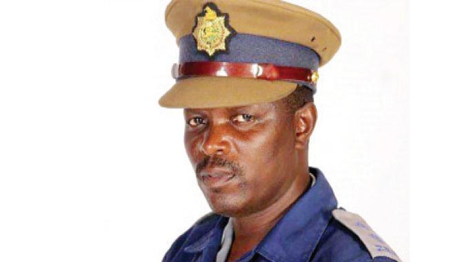 Chirimanzu armed robbers get away with Honda Fit