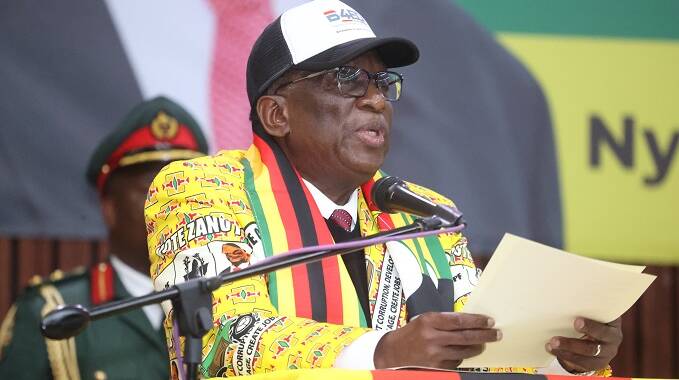 Manicaland, Bulawayo urge President to stay on