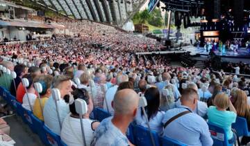 Part of the international audience that witnessed the Zimbabwean cultural group “Echoes of Zimbabwe” and other groups perform at the International Arts and Culture Festival Slavianski Bazaar in Vitebsk, Belarus, on Thursday night