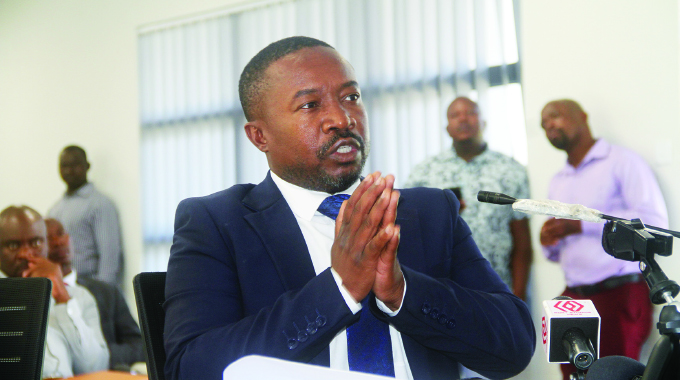 Mayor publicly rebukes council’s top executives