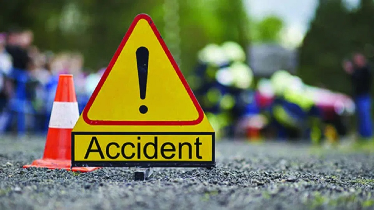 Harare-Bound Bus Rams Stationary Lorry, Two Dead
