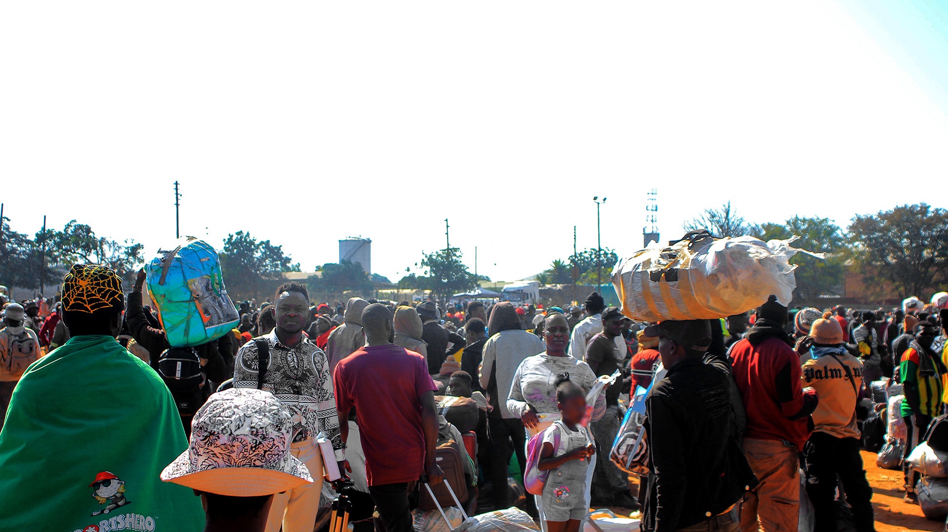 Foreign nationals at the Musina Showgrounds. (Photo: Frans Kwinda)